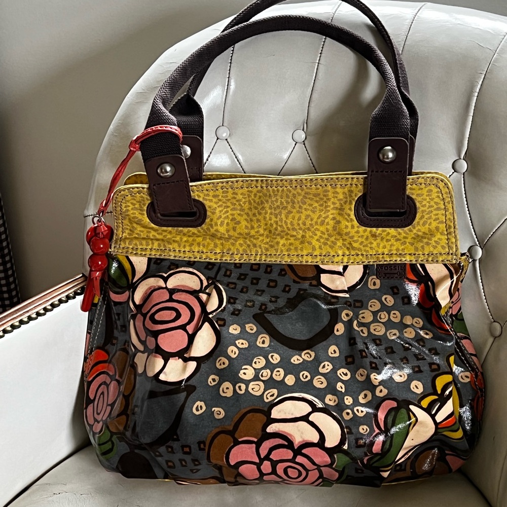 Beautiful Fossil Key-Per purse 15 inches Wide 13 inches tall